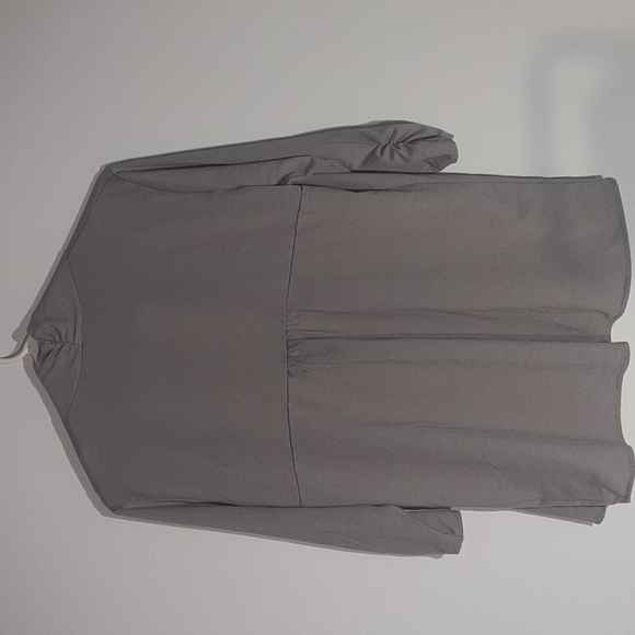 Worthington Petite XL Womans Sweater. Gray. Excellent condition. Very flattering - Picture 2 of 7